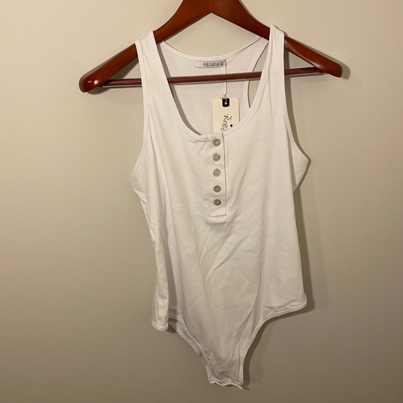 Tops - Picture 7 of 16